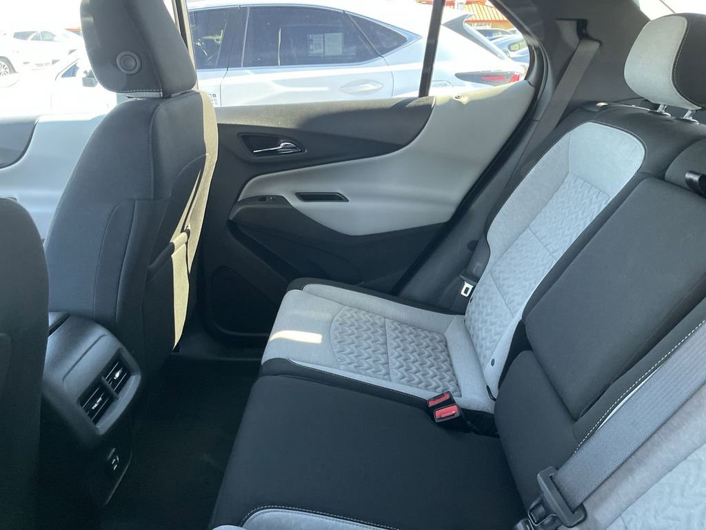 Used 2024 Chevrolet Equinox LS w/ LS Convenience Package FWD image 4