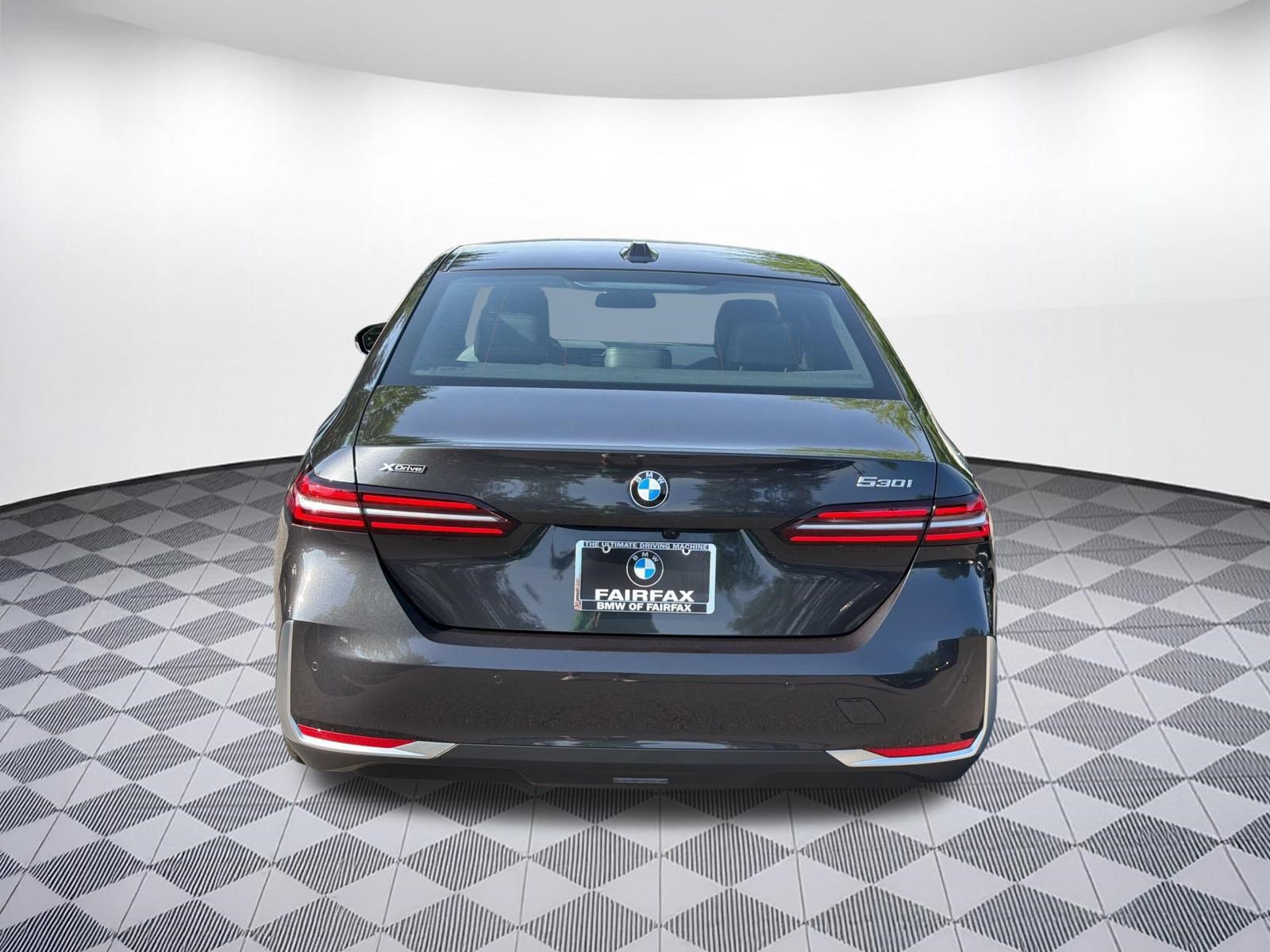 Used 2025 BMW 530i xDrive AWD/4WD image 10