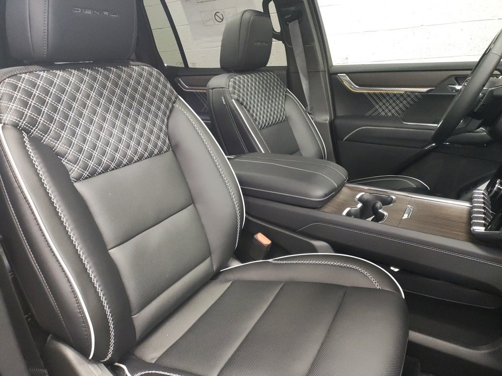 New 2026 GMC Acadia Denali w/ Super Cruise Package image 9