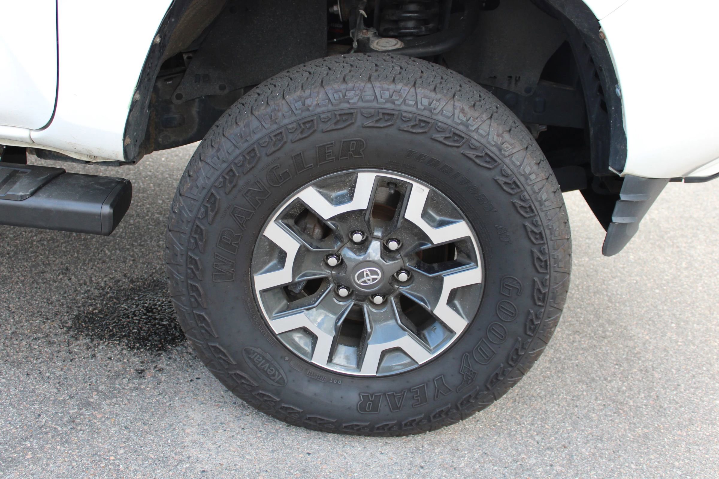 Used 2019 Toyota Tacoma SR w/ SR Convenience Package image 24