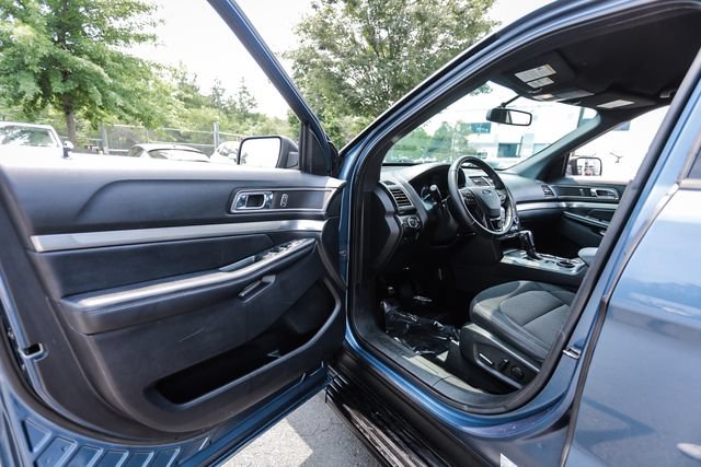 Used 2019 Ford Explorer XLT w/ Equipment Group 201A FWD image 18