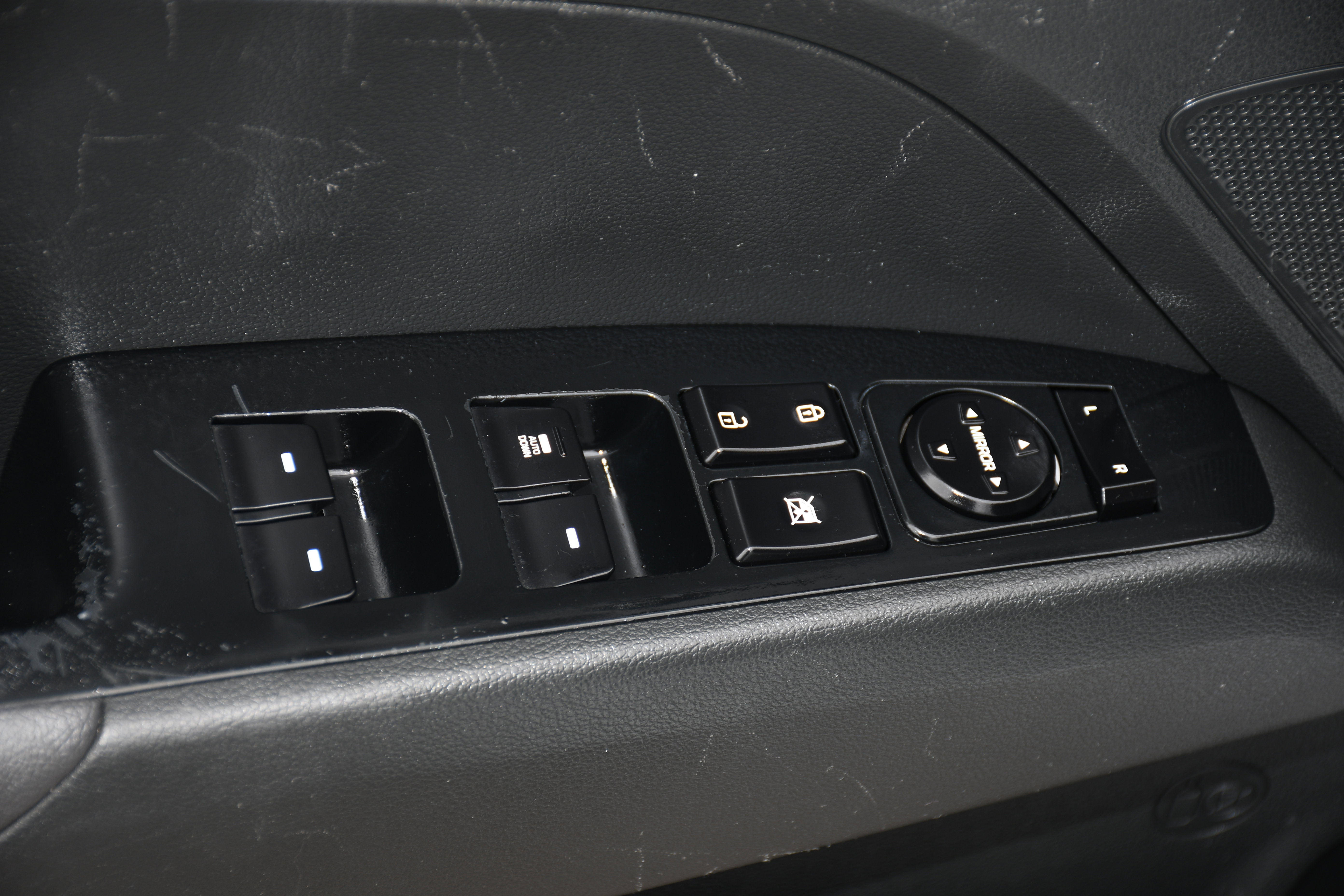 Used 2020 Hyundai Elantra SE w/ Cargo Package (C1) image 10