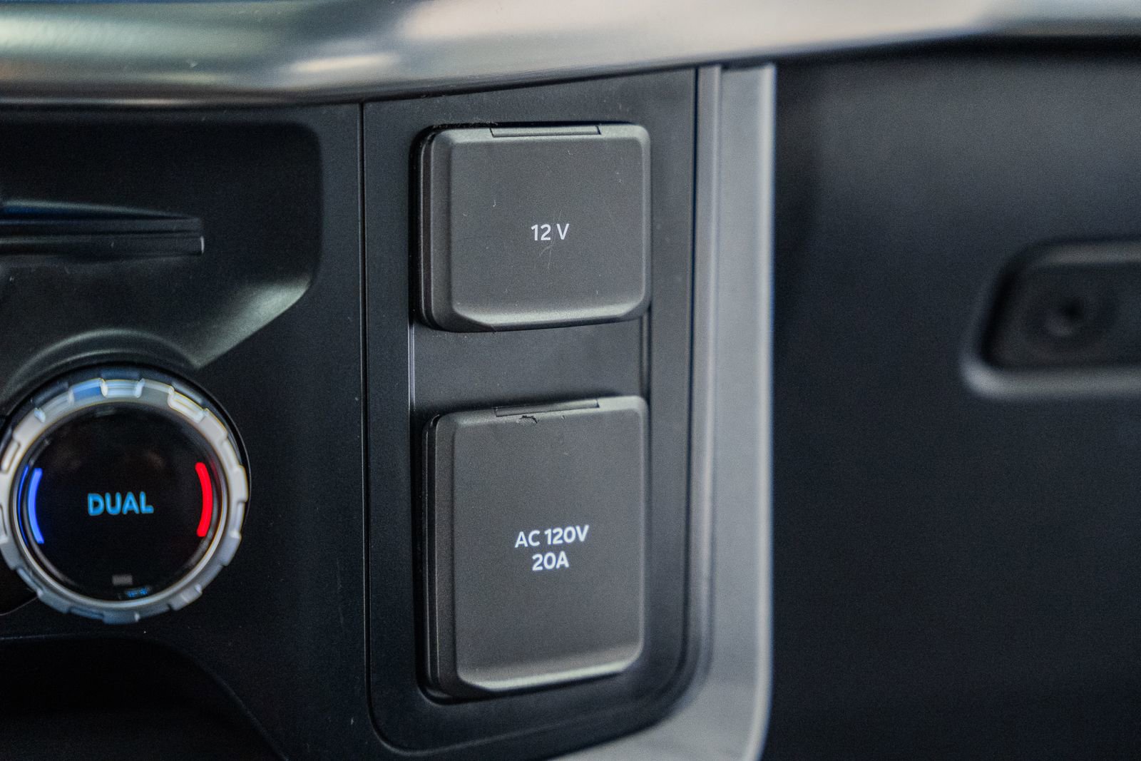 Certified 2023 Ford F150 Lariat w/ Equipment Group 502A High image 31