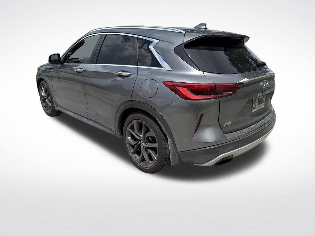 Used 2019 INFINITI QX50 Essential w/ Sensory Package AWD/4WD image 3