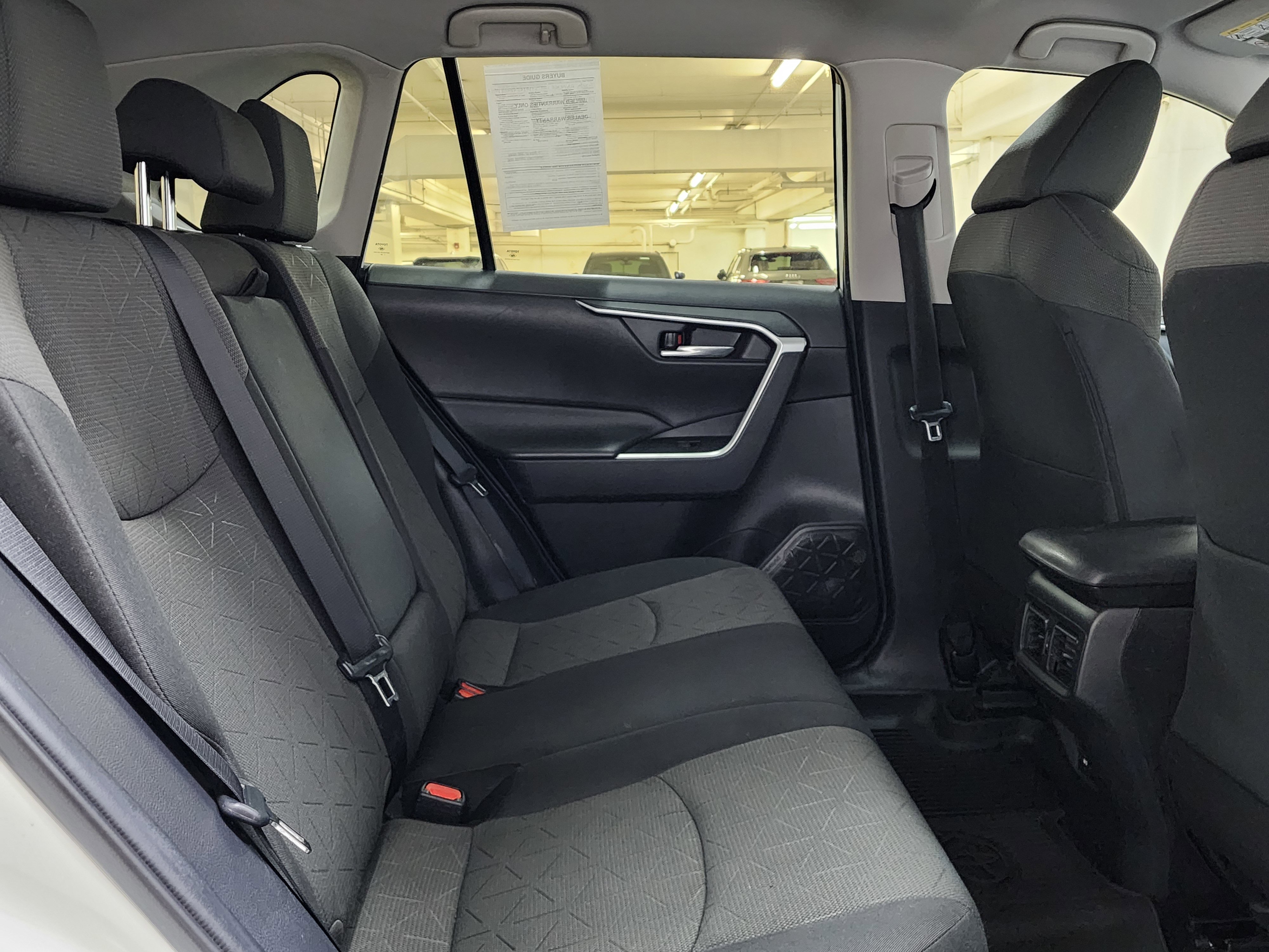 Used 2021 Toyota RAV4 XLE image 19