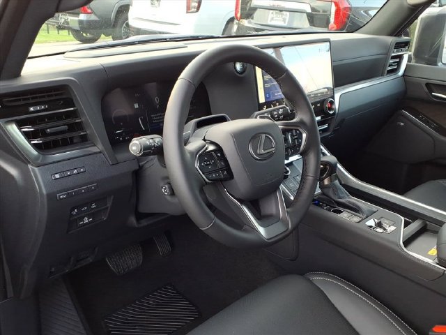 New 2026 Lexus GX 550 w/ Cold Area Package AWD/4WD image 14