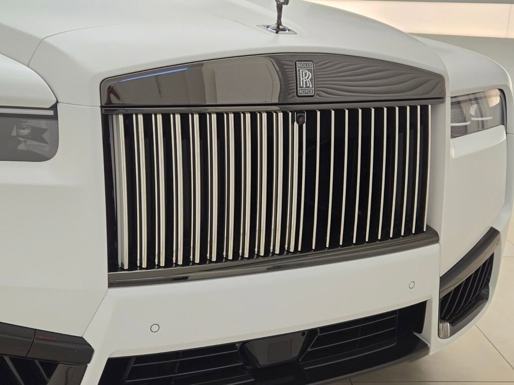 Certified 2026 Rolls-Royce Cullinan Black Badge AWD/4WD image 6