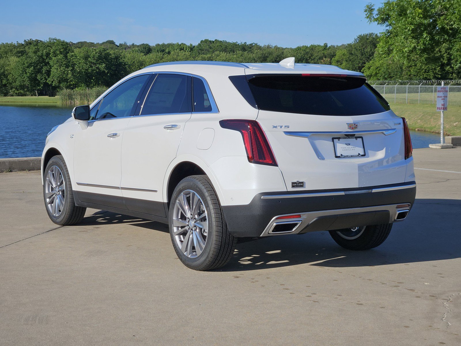 New 2026 Cadillac XT5 Premium Luxury w/ LPO, Floor Liner Package FWD image 4