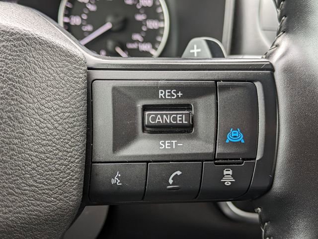 Used 2025 Nissan Rogue SV image 28