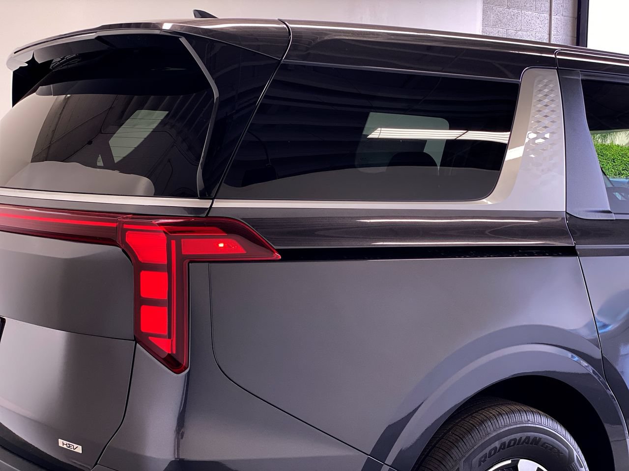 New 2027 Kia Carnival LXS FWD image 10