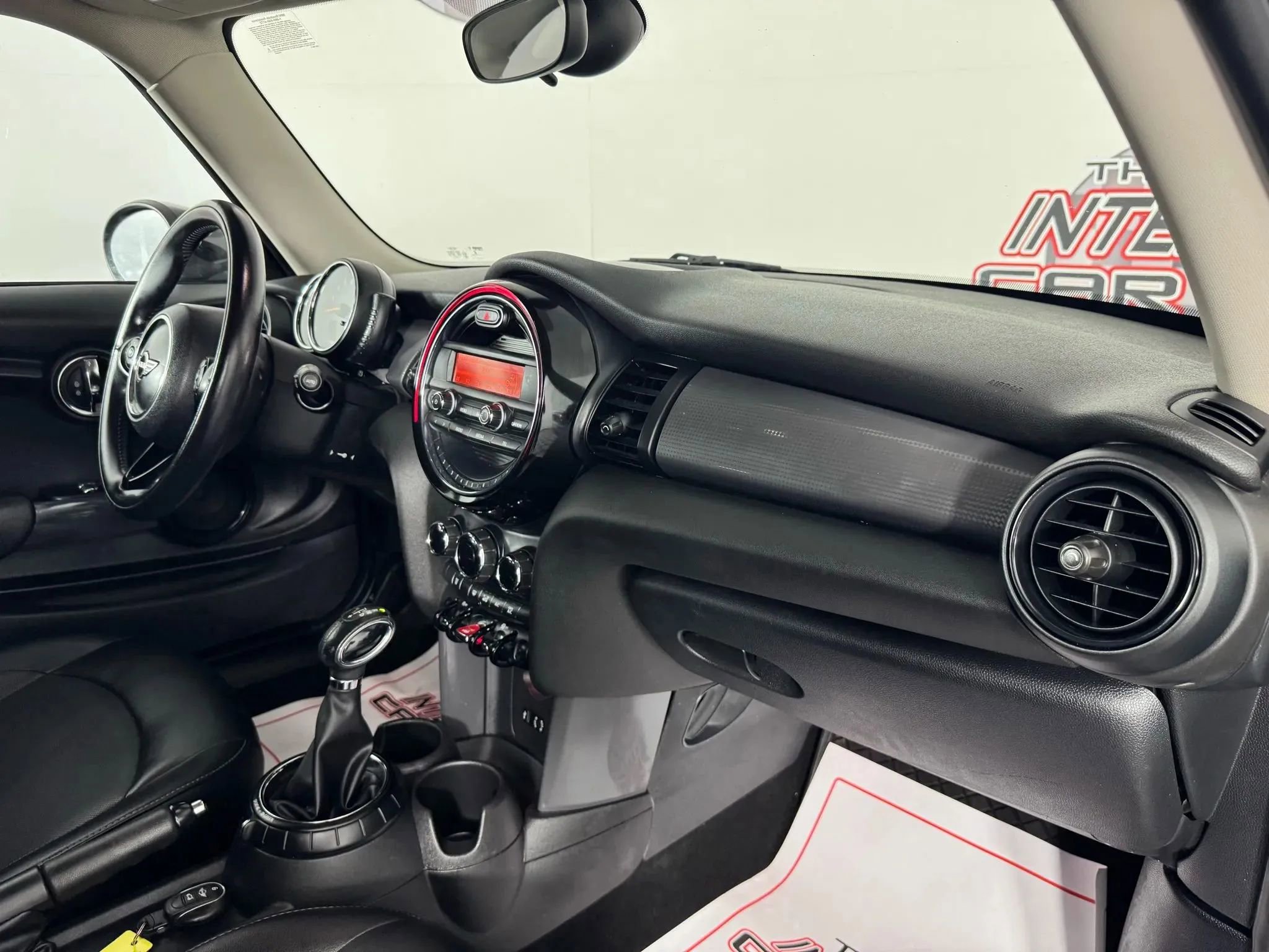 Used 2016 MINI Cooper 2-Door Hardtop image 11