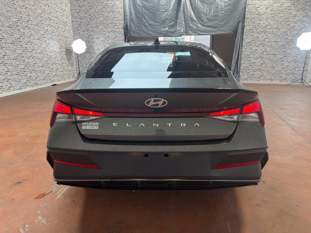 Certified 2025 Hyundai Elantra Sport FWD image 6