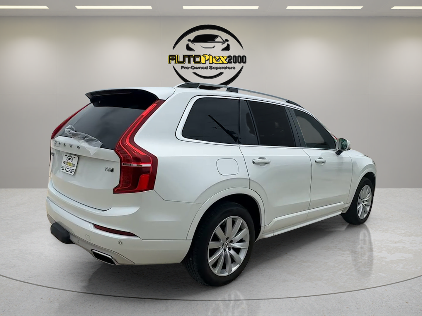 Used 2017 Volvo XC90 T6 Momentum w/ Vision Package AWD/4WD image 7