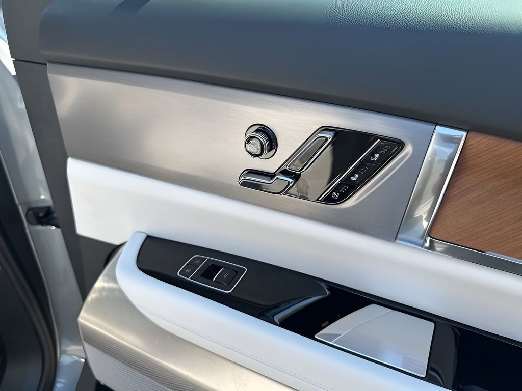 New 2026 Cadillac Vistiq Luxury image 16