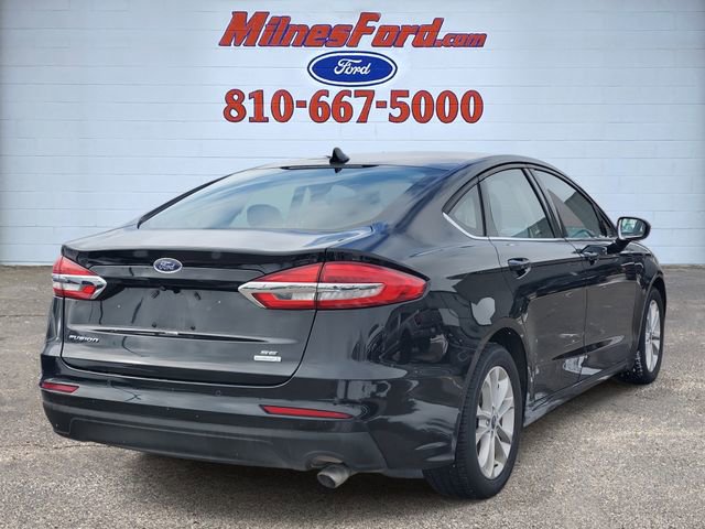 Used 2020 Ford Fusion SE image 3