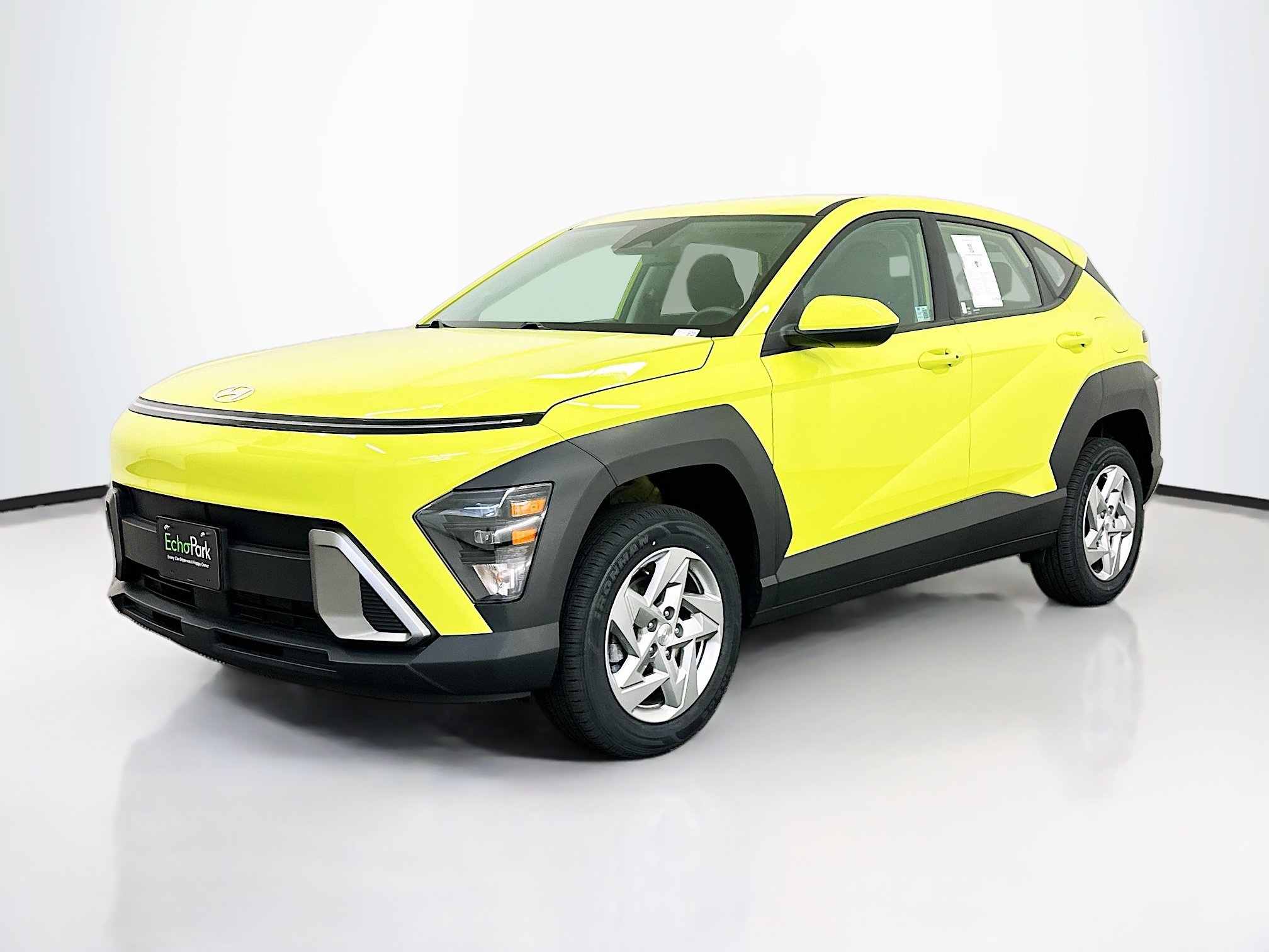 Used 2024 Hyundai Kona SE AWD/4WD image 3
