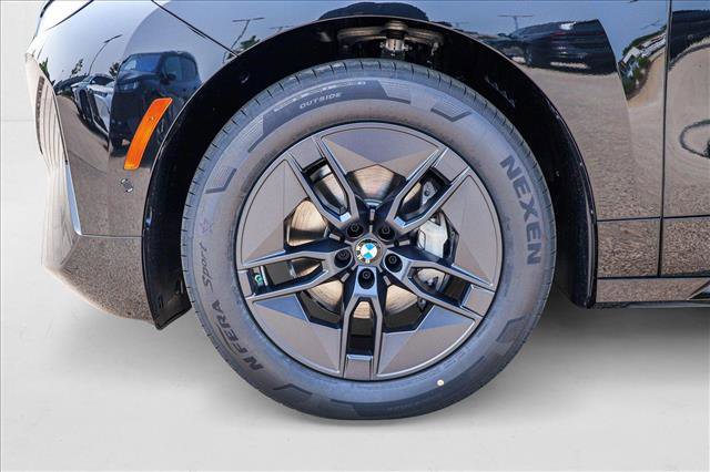 Used 2026 BMW iX xDrive60 image 9