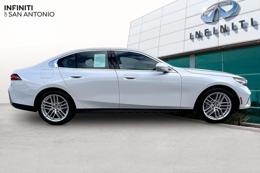 Used 2025 BMW 530i w/ Premium Package RWD image 46
