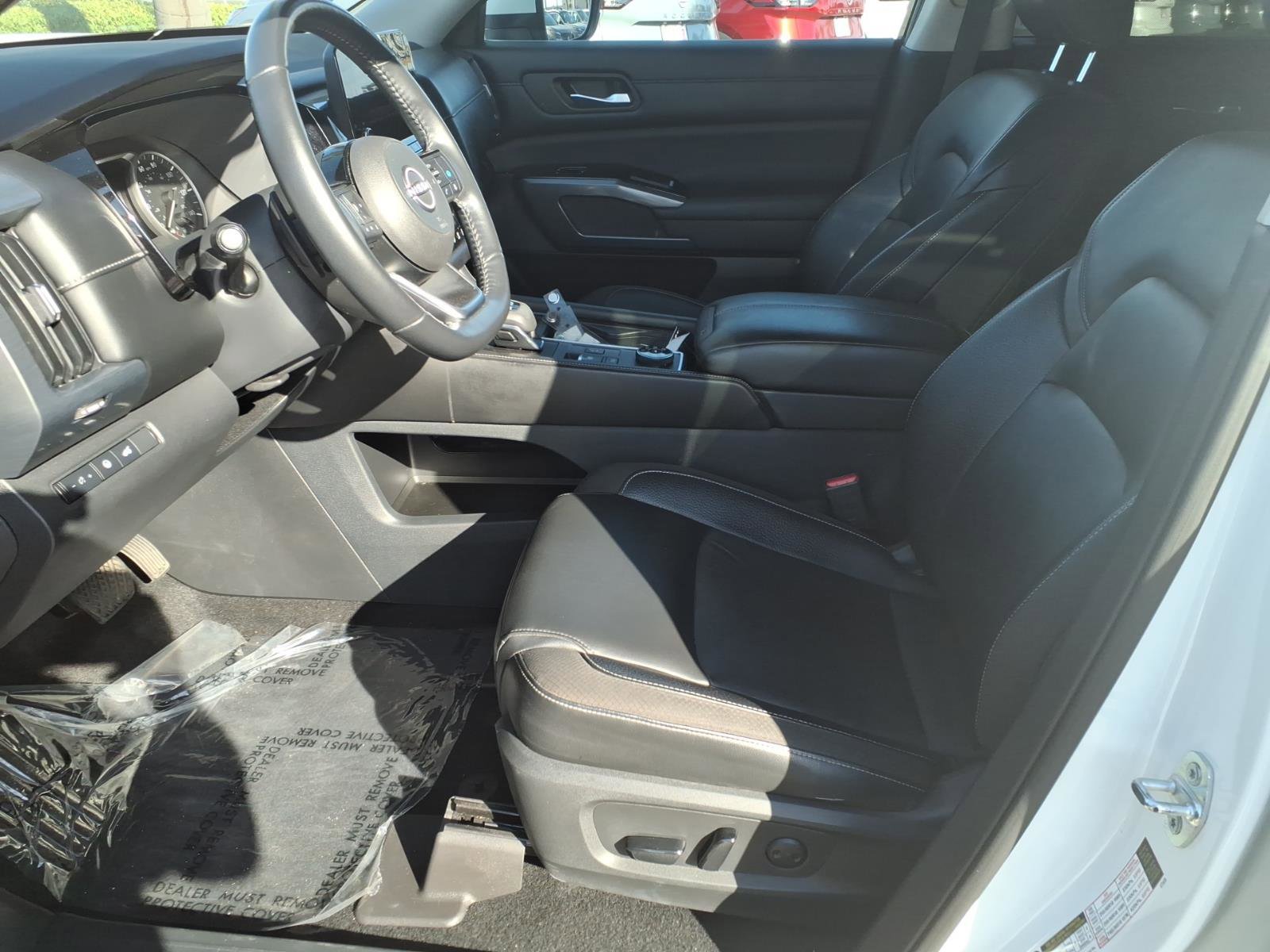 Certified 2022 Nissan Pathfinder SL w/ Cargo Package AWD/4WD image 14