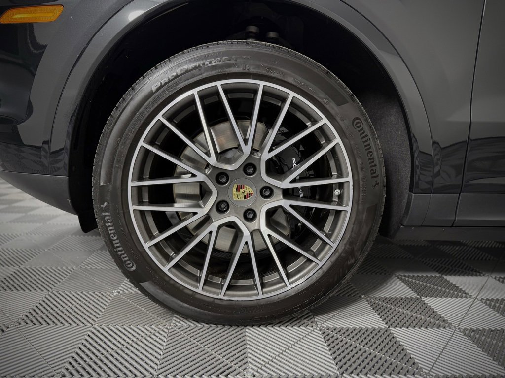 Certified 2023 Porsche Cayenne S image 13