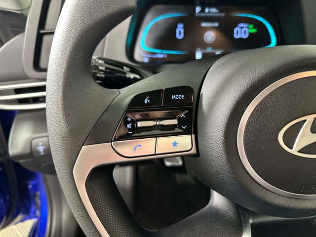 Used 2025 Hyundai Elantra Blue image 15
