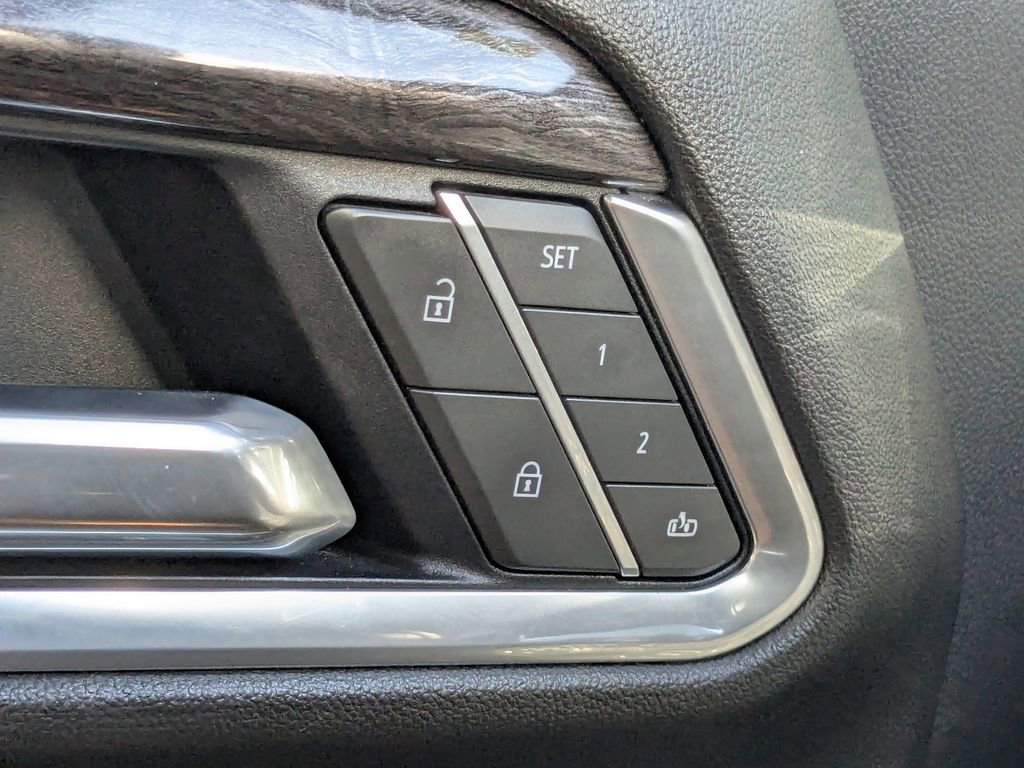 Certified 2025 Chevrolet Silverado 2500 LTZ w/ LTZ Convenience Package image 31