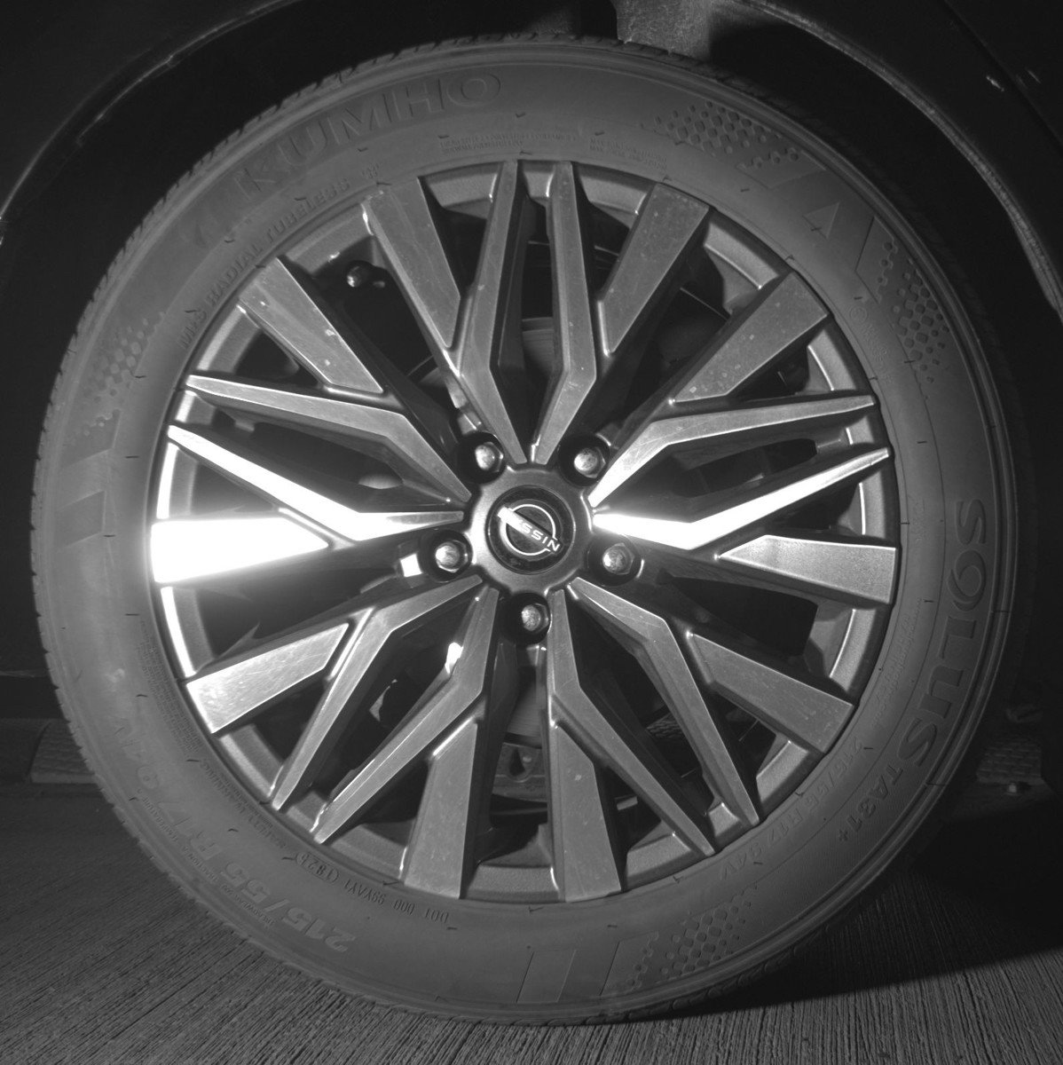 Used 2025 Nissan Altima 2.5 SV FWD image 15