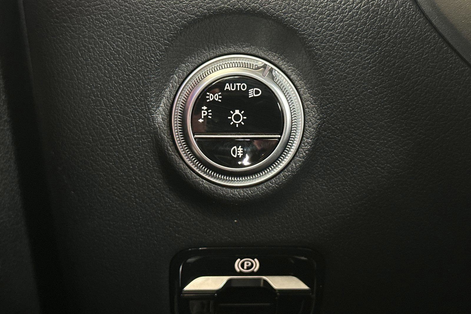 Certified 2023 Mercedes-Benz C 300 Sedan image 36