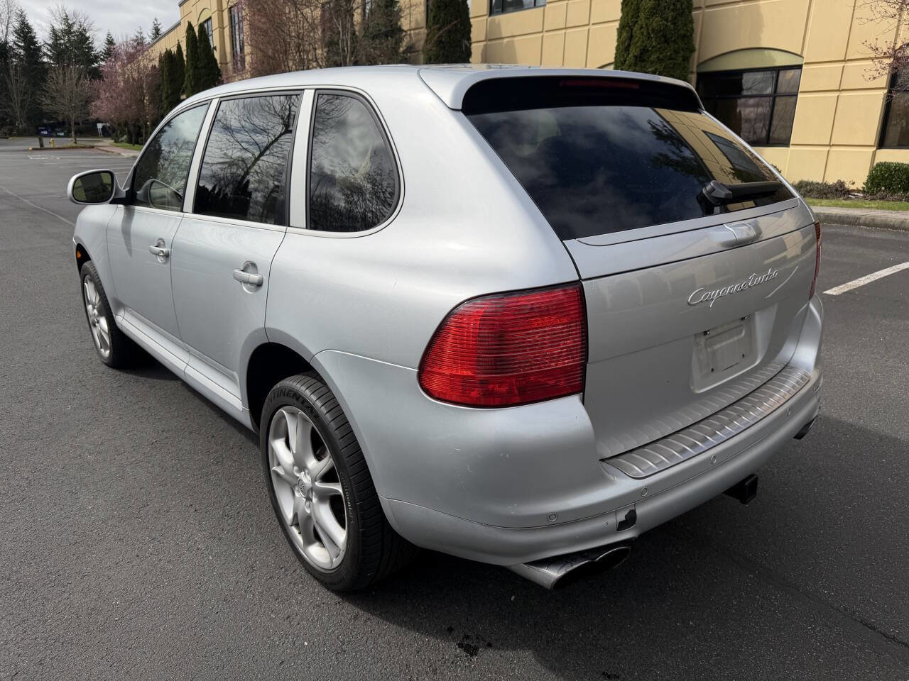 Used 2006 Porsche Cayenne Turbo image 9