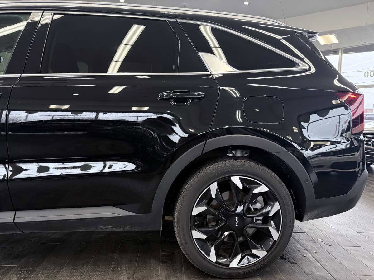 Used 2025 Kia Sorento SX image 20