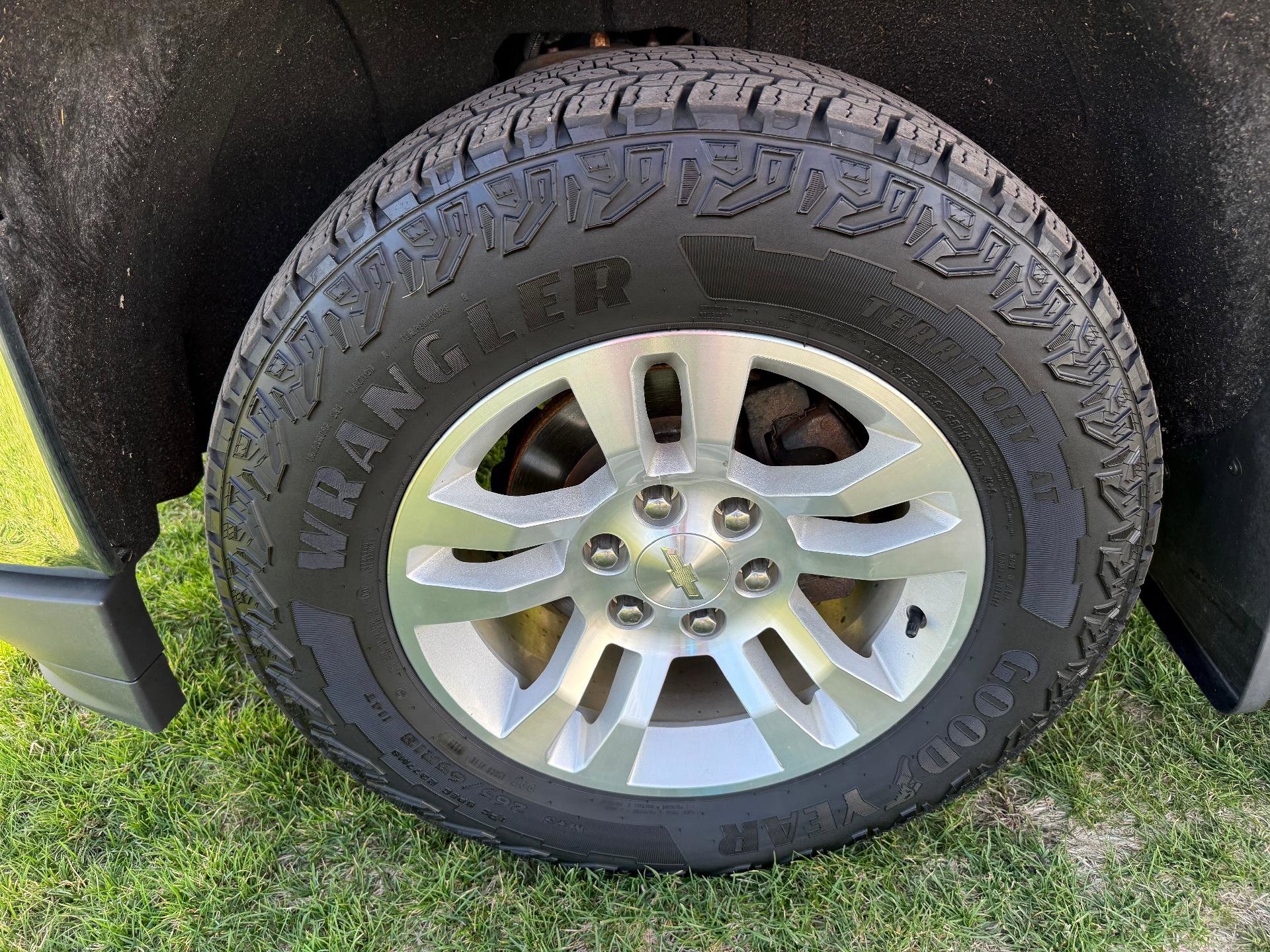 Used 2018 Chevrolet Silverado 1500 LT w/ All Star Edition image 18