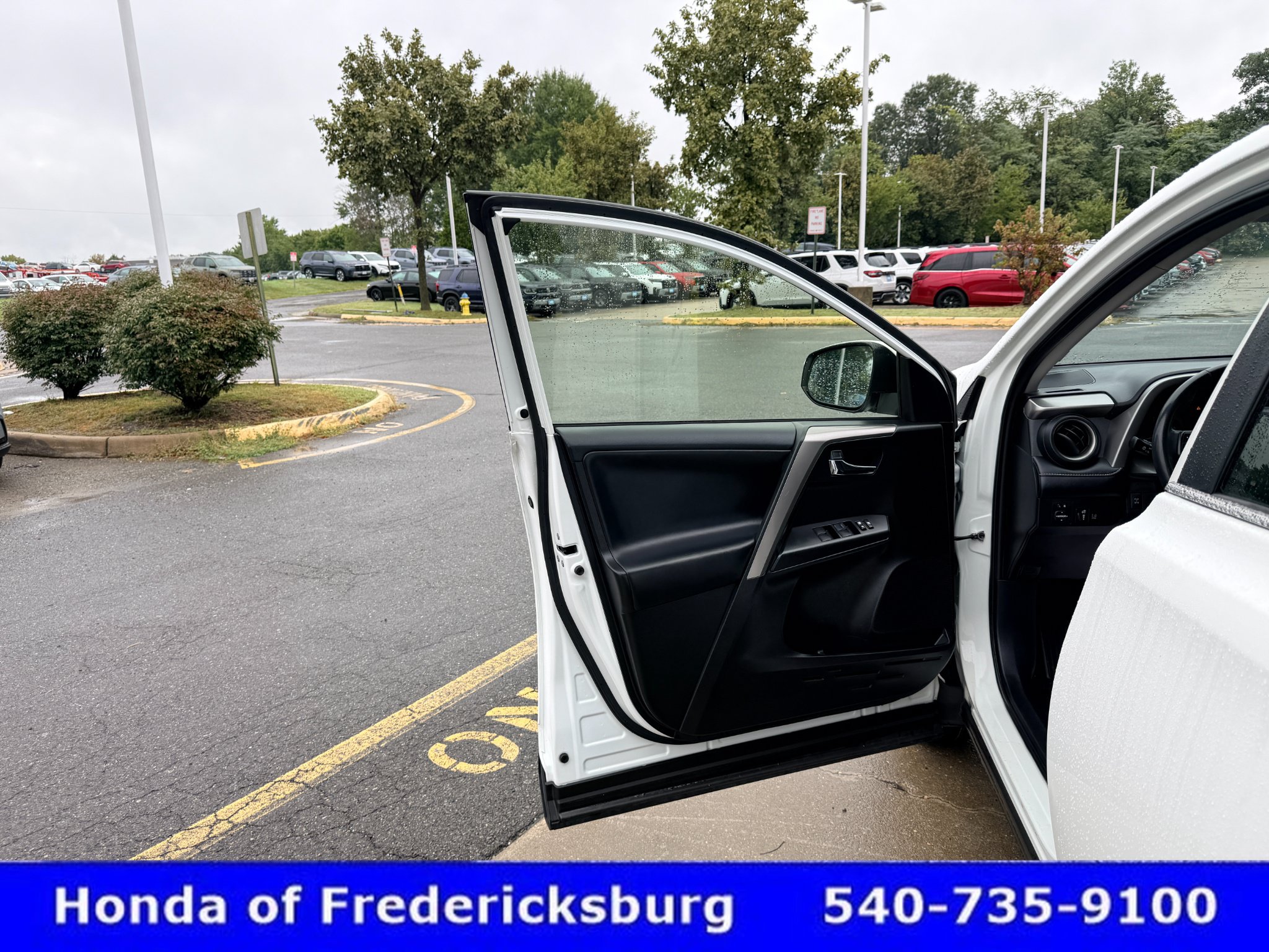 Used 2018 Toyota RAV4 XLE w/ Plus Extra Value Package AWD/4WD image 15