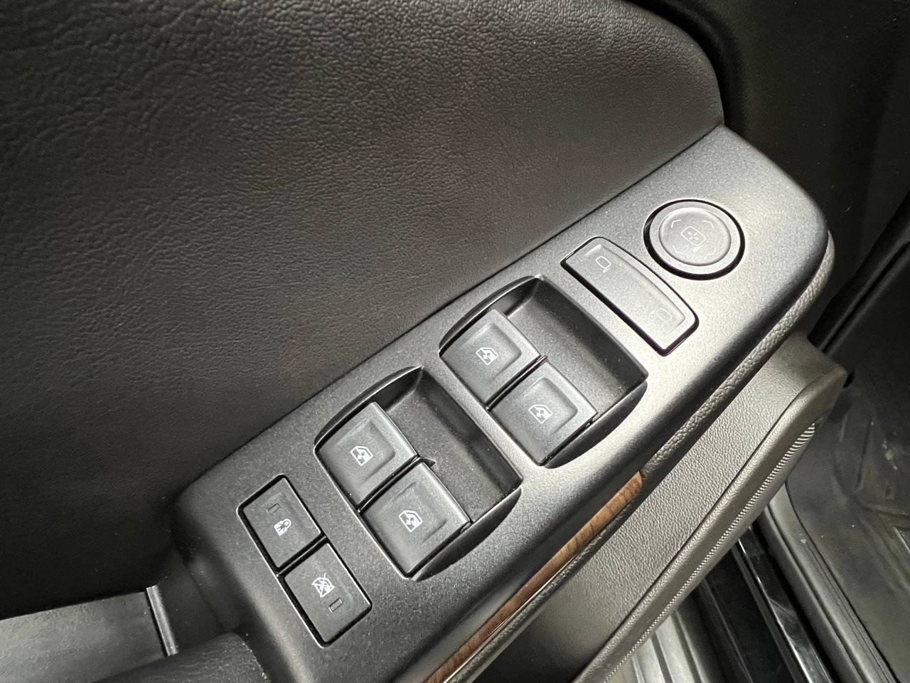 Used 2020 Chevrolet Tahoe 4WD image 28