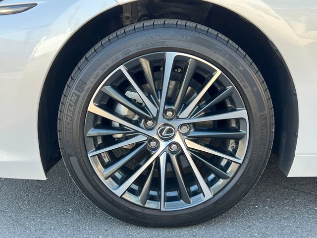 Used 2024 Lexus ES 350 w/ Premium Package FWD image 11