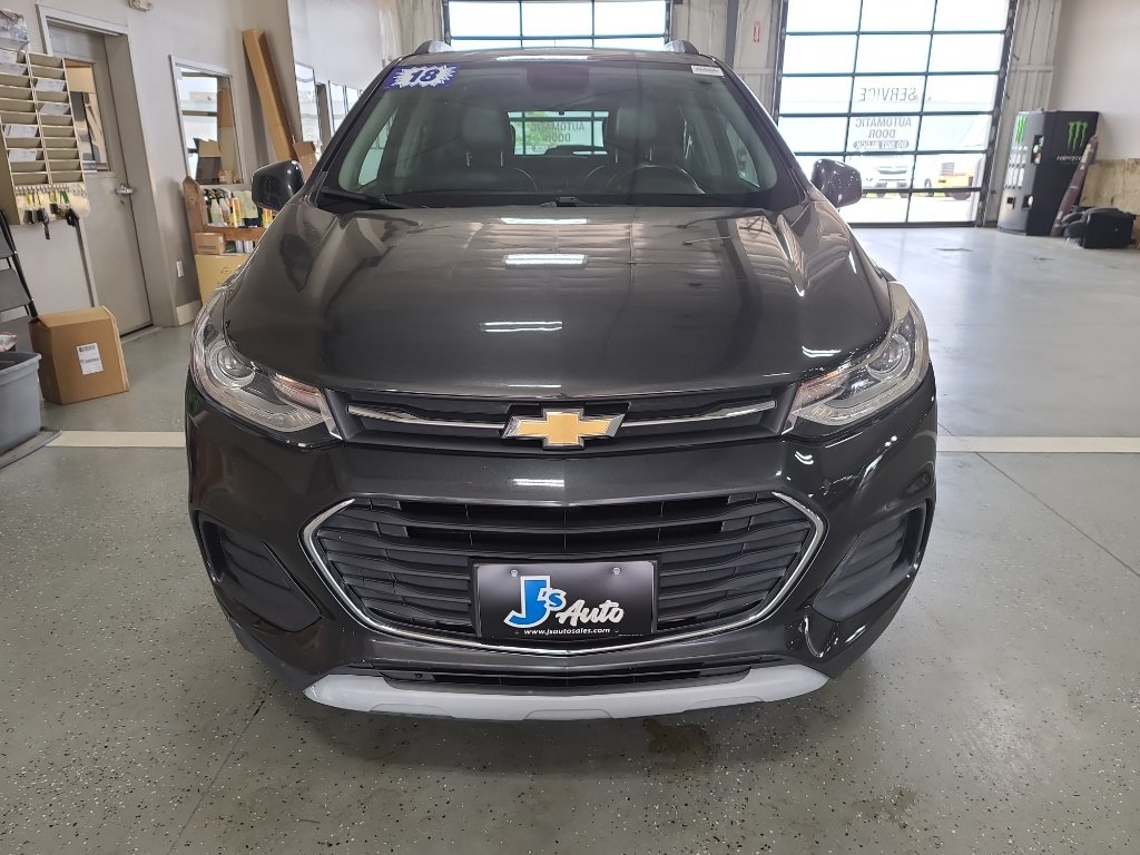 Used 2018 Chevrolet Trax LT w/ LT Convenience Package AWD/4WD image 3