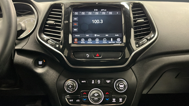 Used 2020 Jeep Cherokee Limited AWD/4WD image 12