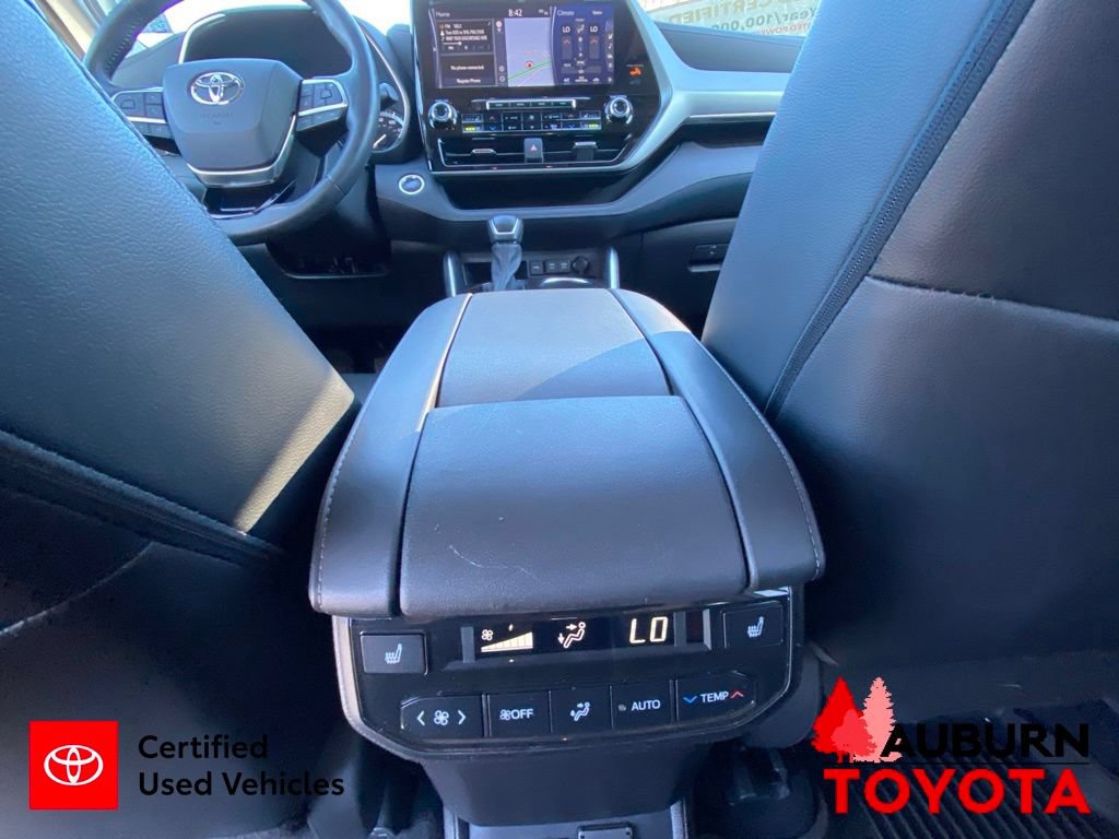 Certified 2020 Toyota Highlander Platinum AWD/4WD image 35