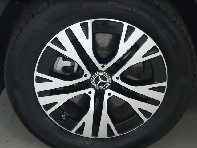 Used 2025 Mercedes-Benz GLA 250 4MATIC image 36