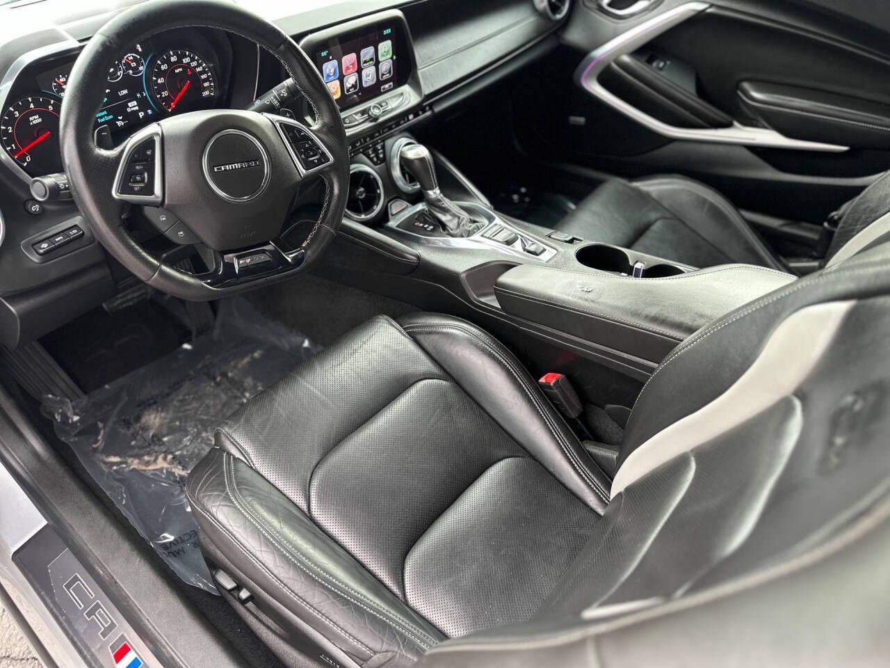 Used 2017 Chevrolet Camaro SS RWD image 18