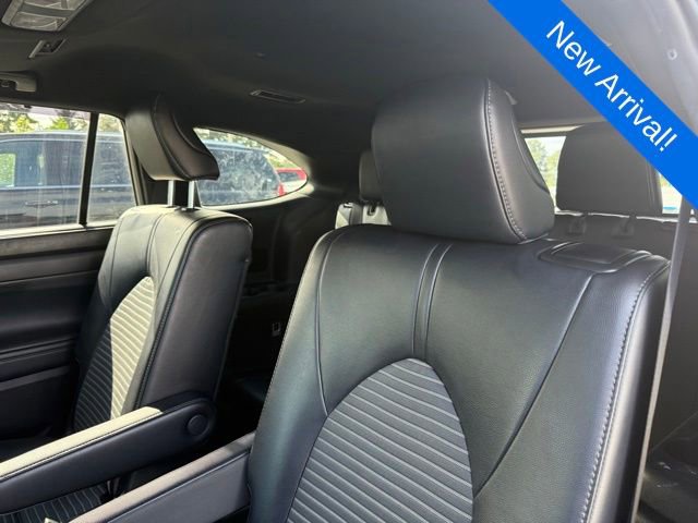 Used 2022 Toyota Highlander XSE AWD/4WD image 12