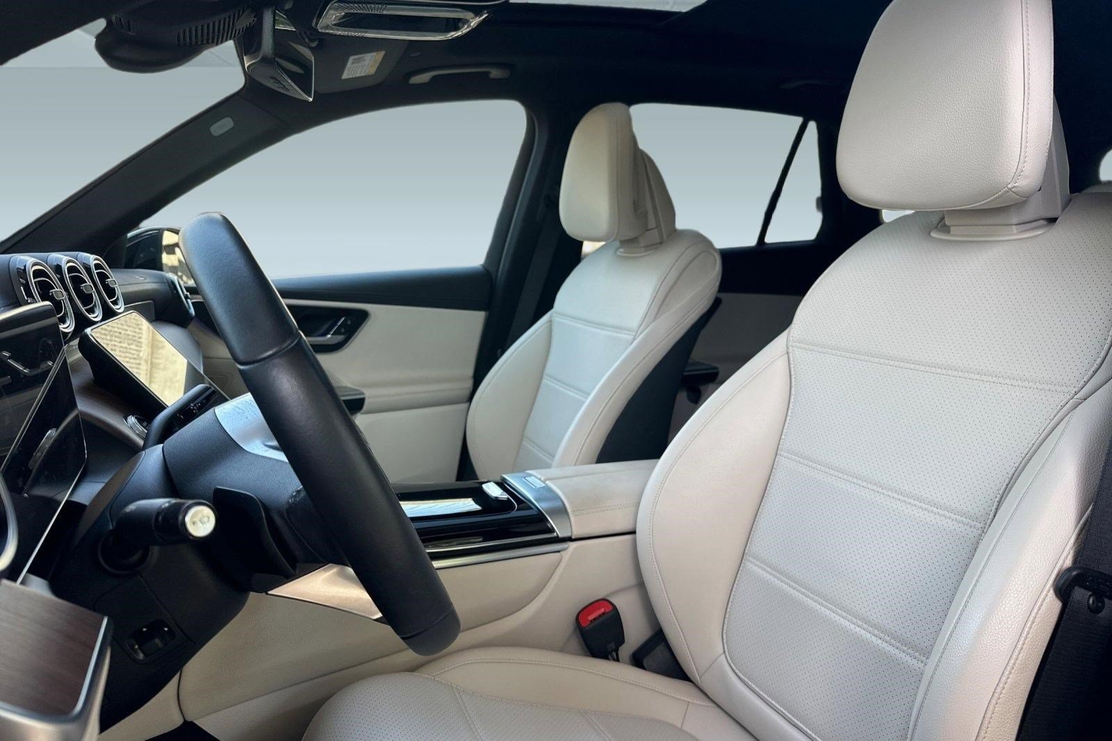 Certified 2024 Mercedes-Benz GLC 300 4MATIC image 5