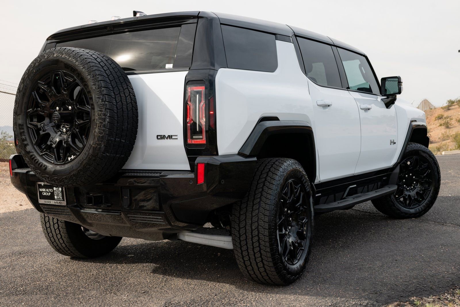 Used 2025 GMC Hummer EV 2X image 13