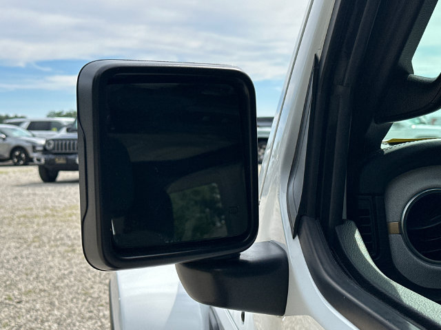 Used 2026 Jeep Wrangler Unlimited Sahara AWD/4WD image 6
