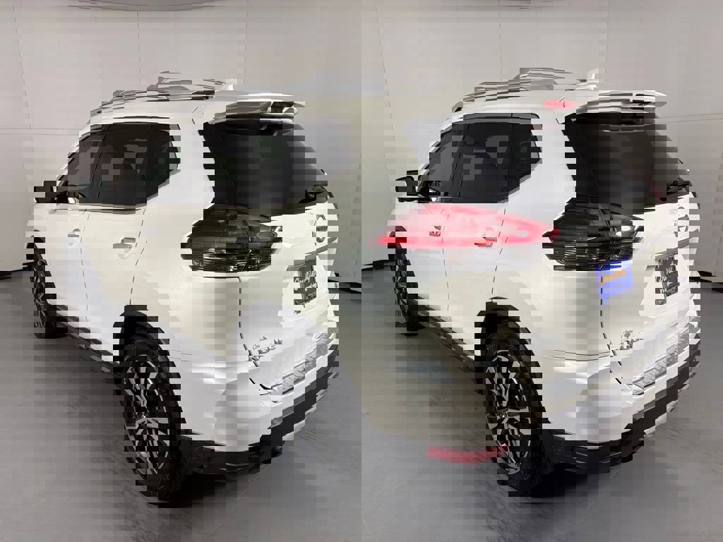 Used 2017 Nissan Rogue SL w/ SL Premium Package image 6