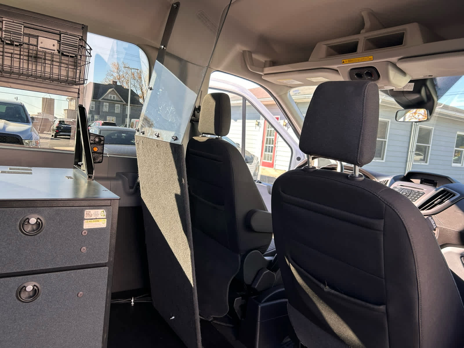 Used 2019 Ford Transit 150 XLT image 25