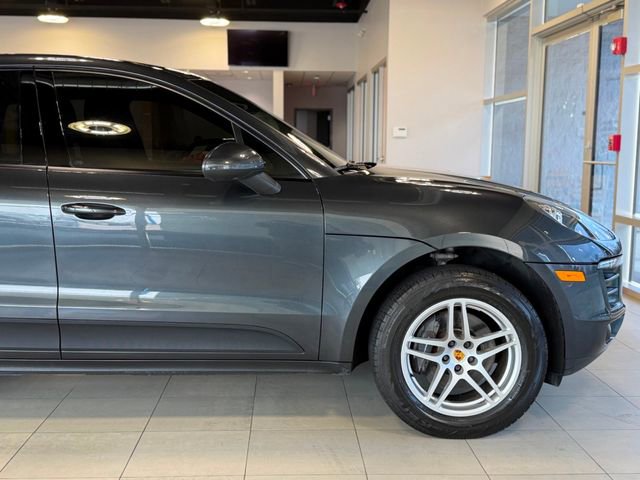 Used 2018 Porsche Macan Sport Edition AWD/4WD image 14
