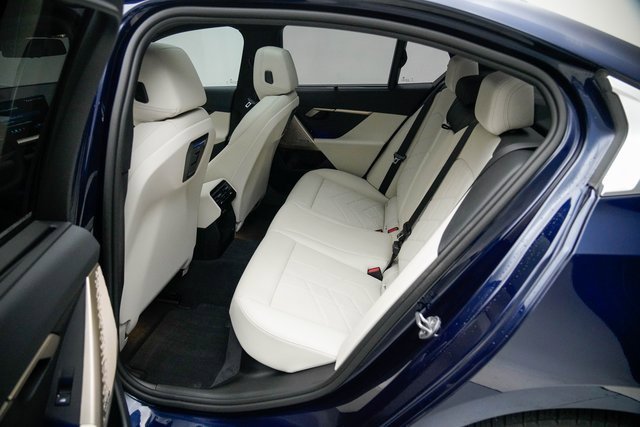 Used 2024 BMW 530i xDrive w/ Executive Package image 24