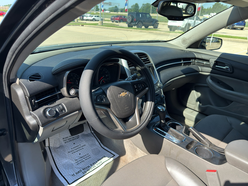 Used 2015 Chevrolet Malibu LT w/ Power Convenience Package FWD image 9