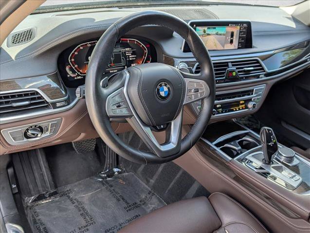 Used 2022 BMW 750i xDrive AWD/4WD image 10