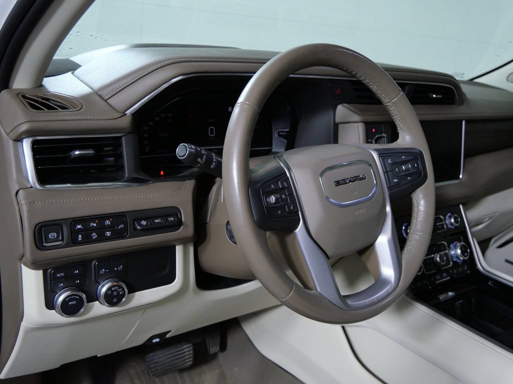 Used 2022 GMC Yukon XL Denali AWD/4WD image 12
